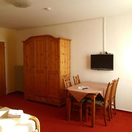Hotel Gasthof Zum Neubau Kisslegg Ruang foto