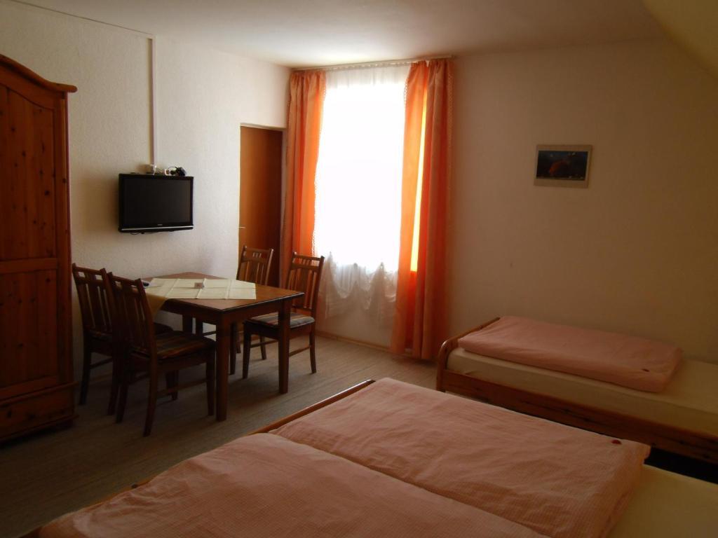 Hotel Gasthof Zum Neubau Kisslegg Ruang foto